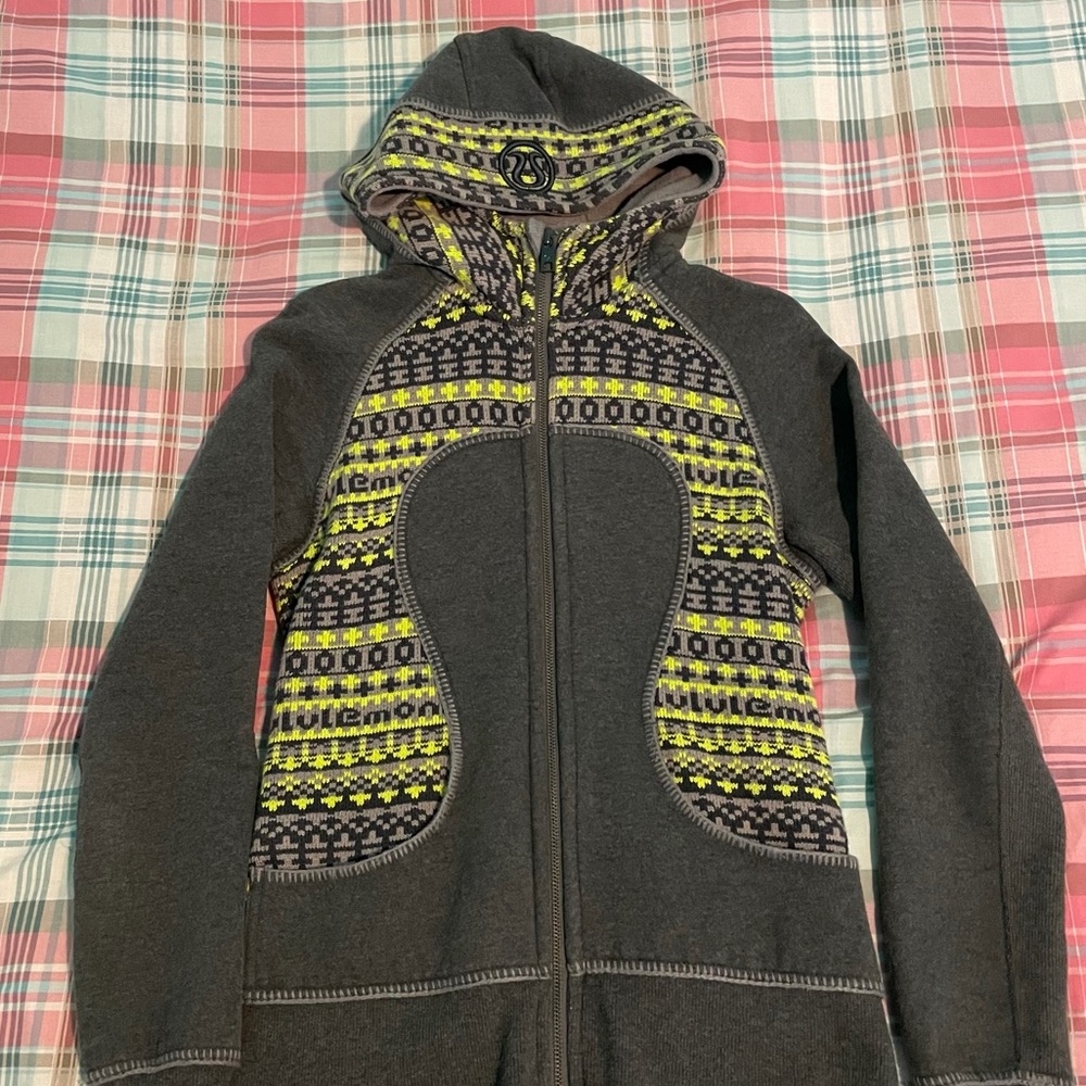 Lululemon Athletica Special Edition Grey and Green Scuba Zip-Up